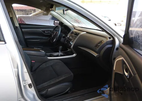 2015 Nissan Altima 2.5/2.5 S/2.5 Sl/2.5 Sv z USA, uszkodzony, nr VIN 1N4AL3AP8FN389688